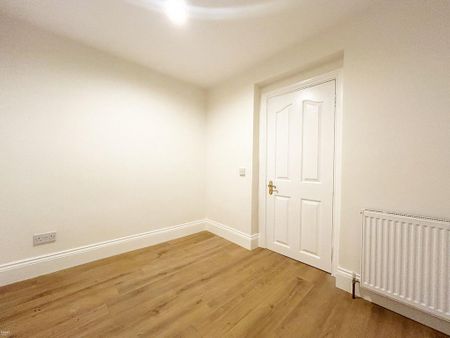 3 bedroom apartment to rent - Photo 4