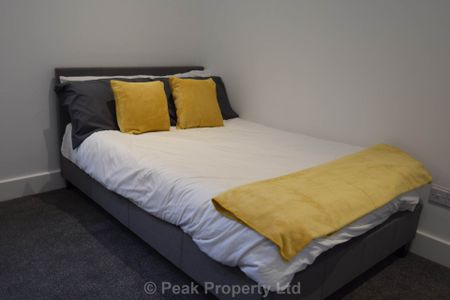 ROOM 2 - West Road, Westcliff On Sea - Photo 5
