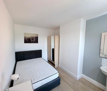 3 bedroom terraced house to rent - Photo 6