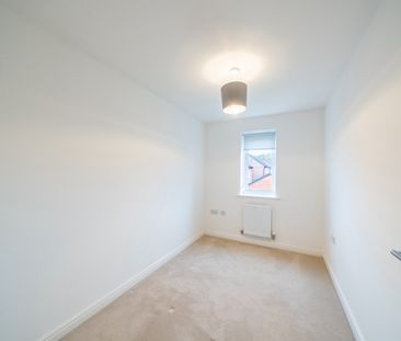 Daffodil Gardens, NG12 - Photo 1