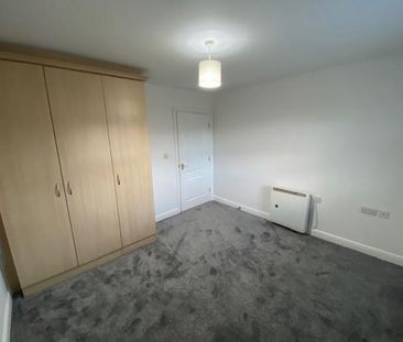 3 bedroom flat to rent - Photo 3