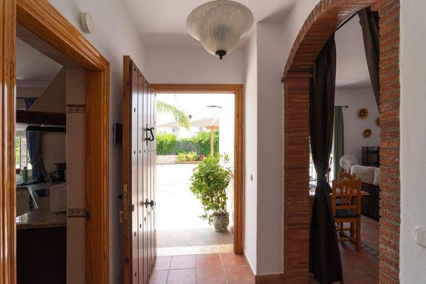 Luxury 4 room Detached House for rent in Alhaurín de la Torre, Spain - Photo 1
