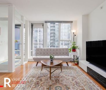 Condo in Downtown Vancouver, BC - Photo 1