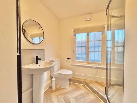 Hawes Court, MK40 - Photo 3