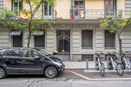 Cozy bedroom in Calle Hermosilla - Photo 4