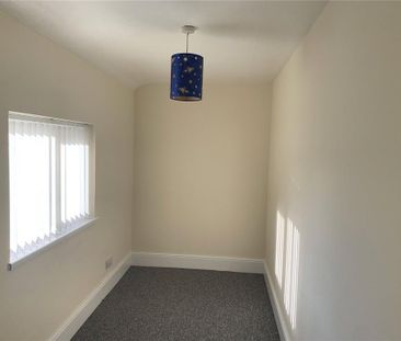 4 bedroom terraced house to rent - Photo 5