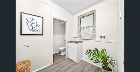 TIDY HOME WITH SPACE FOR ENTERTAINING - Photo 3