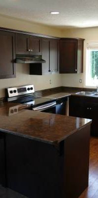 Modern 3 Bdrm upper house - Photo 1