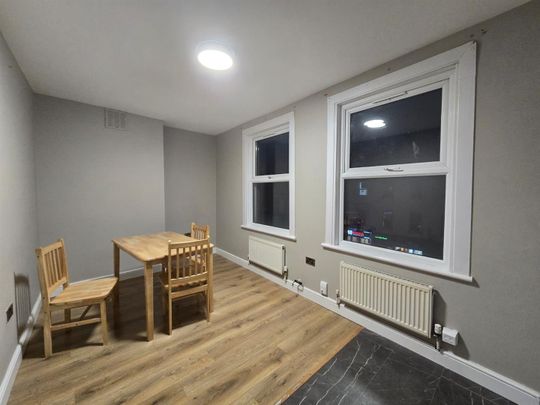 Manor Park Parade, London SE13 - Photo 1