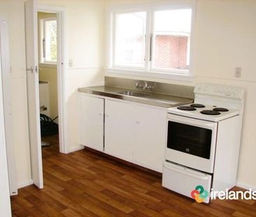 Warm Sunny Family Home - Photo 2