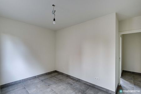 INSTAPKLAAR GELIJKVLOERS APPARTEMENT MET 2 SLAAPKAMERS TE MOPERTINGEN (BILZEN) - Foto 3