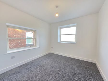 Two Bed Maisonette - Photo 2