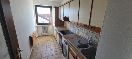 Schöne 2-Zimmer-Etagenwohnung mit Balkon, Garagenstellplatz und Kellerabteil – I ... - Photo 3