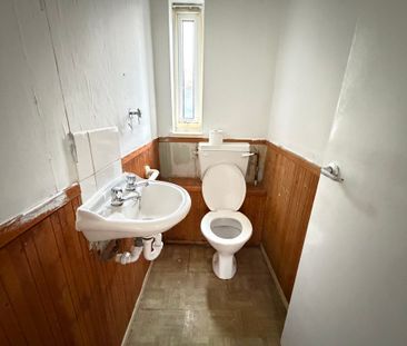 Burnside, Brookside, Telford - Photo 6