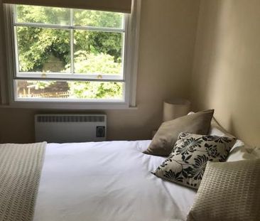 Lovely peaceful double bedroom in a Georgian Townhouse in the heart... - Photo 1