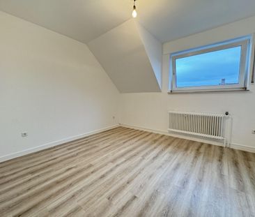 **Zentral gelegene schöne Dachgeschosswohnung mit Balkon in Bocholt!** - Photo 3