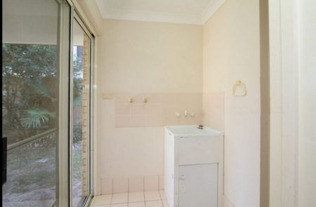 Beachside Townhouse - Located one street back from beach - Photo 3