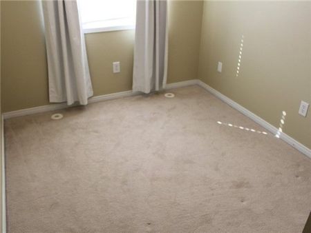 For Lease - 2321 Saddlecreek Crescent, Oakville, Ontario - Photo 3