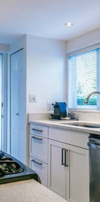 Fabulous furnished Studio apartment Kitsilano. - Photo 1