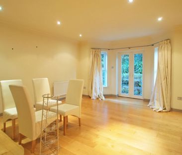 Penners Gardens, Sycamore Court Penners Gardens, KT6 - Photo 1