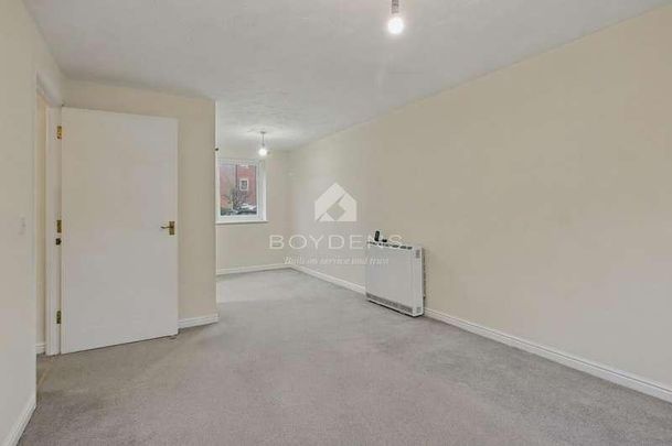 Colchester, Essex, CO2 - Photo 1