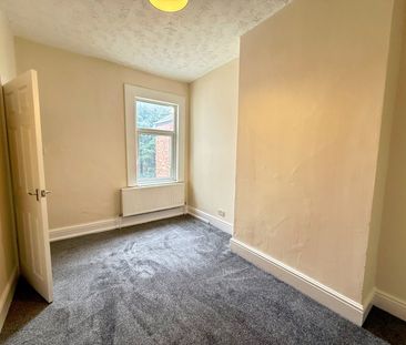 4 Bed Terraced House, Gill Street, M9 - Photo 2