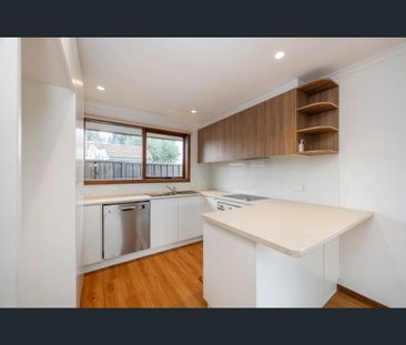 3/32 Willoughby Street, Reservoir, Vic 3073 - Photo 2