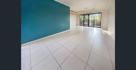 Modern Townhouse Minutes To The Beach! - Photo 2