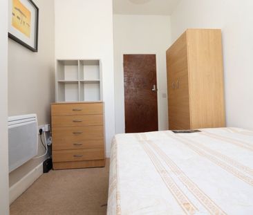 Room in a Shared Flat, Birchfield Street, E14 - Photo 1