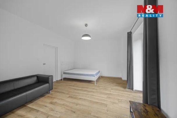 Pronájem bytu 1+1 41 m - Photo 1