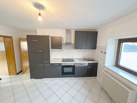 Reinsfeld: Attraktive Maisonette-Wohnung mit zwei Bädern, Balkon, Keller und Garage - Photo 5