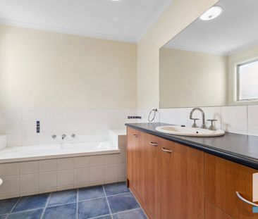 Spacious Unit in a Prime Frankston Location - Photo 5
