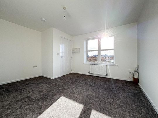 3 bedroom end of terrace house to rent - Photo 1