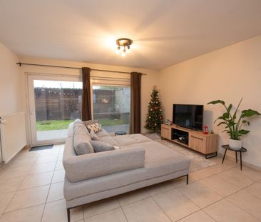 Gelijkvloers appartement in centrum Waregem met tuintje & garage. - Foto 1