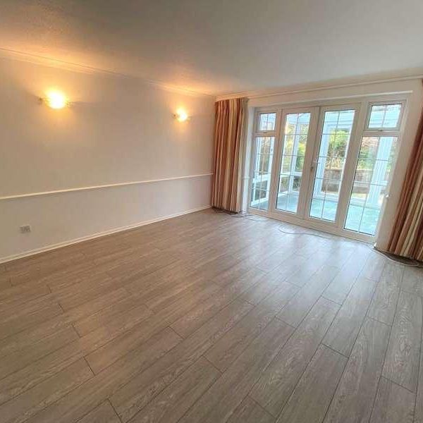 Athlone Close, Radlett, WD7 - Photo 1