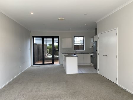 27 Saltmarsh Road, Hobsonville, Auckland - Photo 4