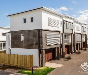 STYLISH MODERN 3BR TOWNHOUSES â CLOSE TO BAYSIDE WATERFRONT! - Photo 5