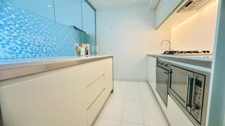 Fully Furnished Luxury Apartment in Lumiere Residences – Level 42 - Photo 5