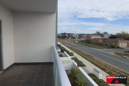 One Bedroom plus Study Apartment - Photo 3