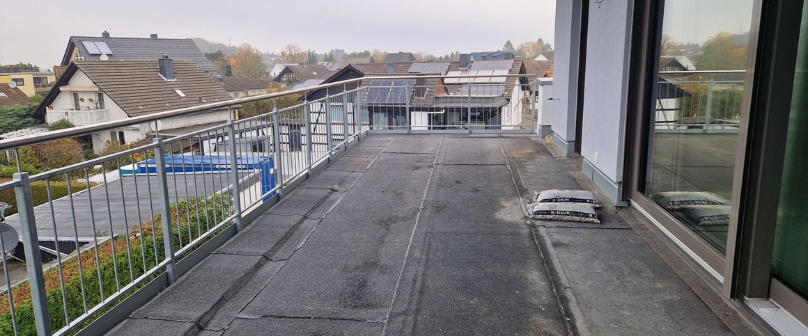 Exklusives Wohnen im Neubau – Penthouse mit XXL-Balkon und Blick auf das Siebengebirge - Photo 1