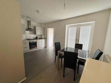 4 bedroom house to rent - Photo 2
