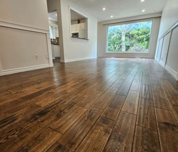 358 Browndale Crescent #MainFlr - Photo 3