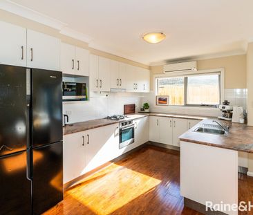 DELIGHTFUL TWO BEDROOM UNIT! - Photo 5