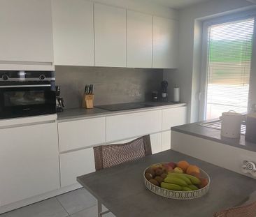 Instapklaar appartement met 2 slaapkamers, tuintje en autostaanplaats - Photo 5