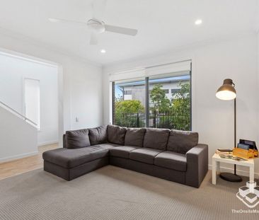 North Lakes Central Prestigious SoLa Complex 3 Bedroom Townhome - Photo 1