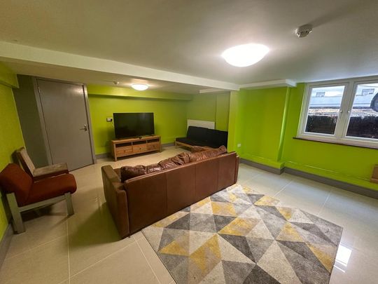 1 bedroom in a house share to rent - Photo 1