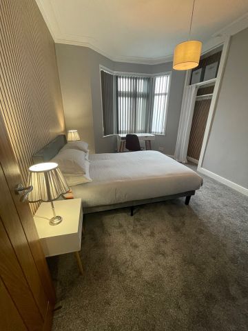 1 Bed Flat, Harley Street, CV2 - Photo 4