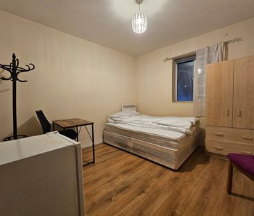 Studio Flat, Harrow Road, HA9 - Photo 3