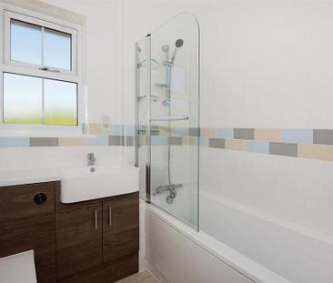 2 bedroom end of terrace house to rent - Photo 6