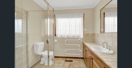 LOCATED IN THE FHSZ & WITHIN METRES TO THE BEACH! - Photo 5